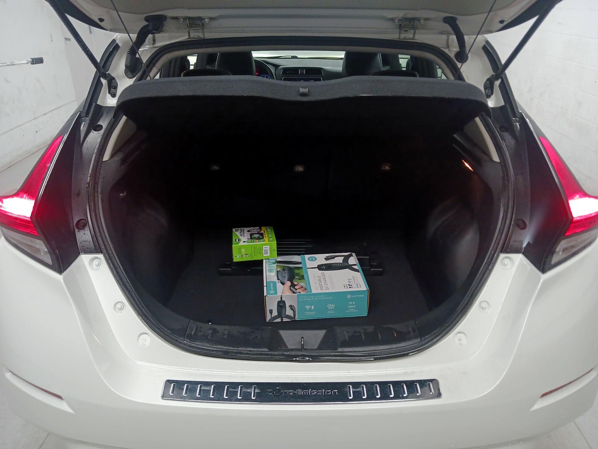 Thumbnail: 2019 Nissan Leaf - 17