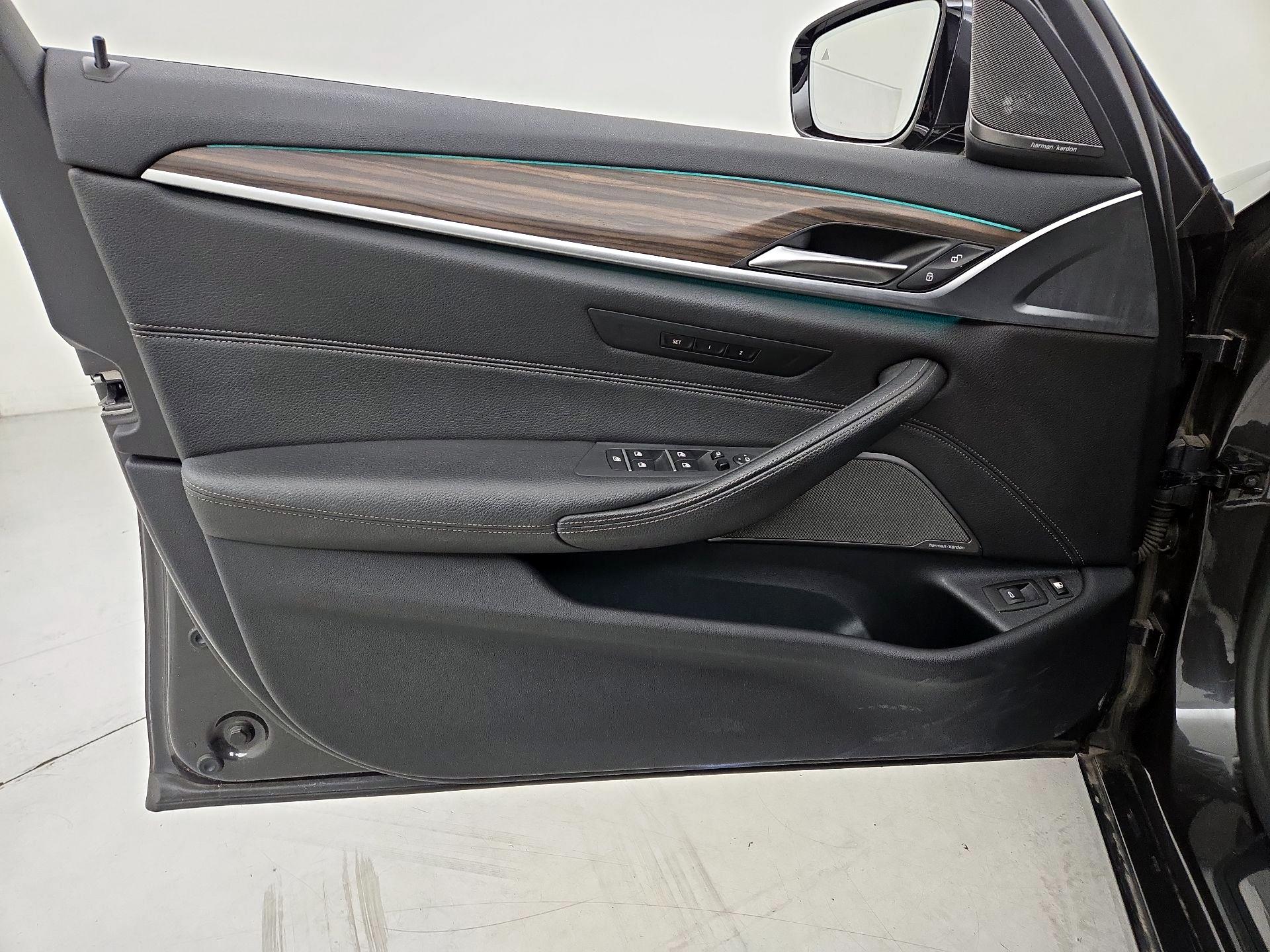 Thumbnail: 2020 BMW 5 Series - 12