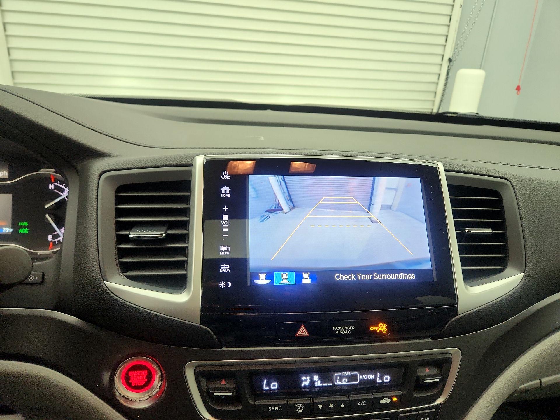 Thumbnail: 2017 Honda Pilot - 14