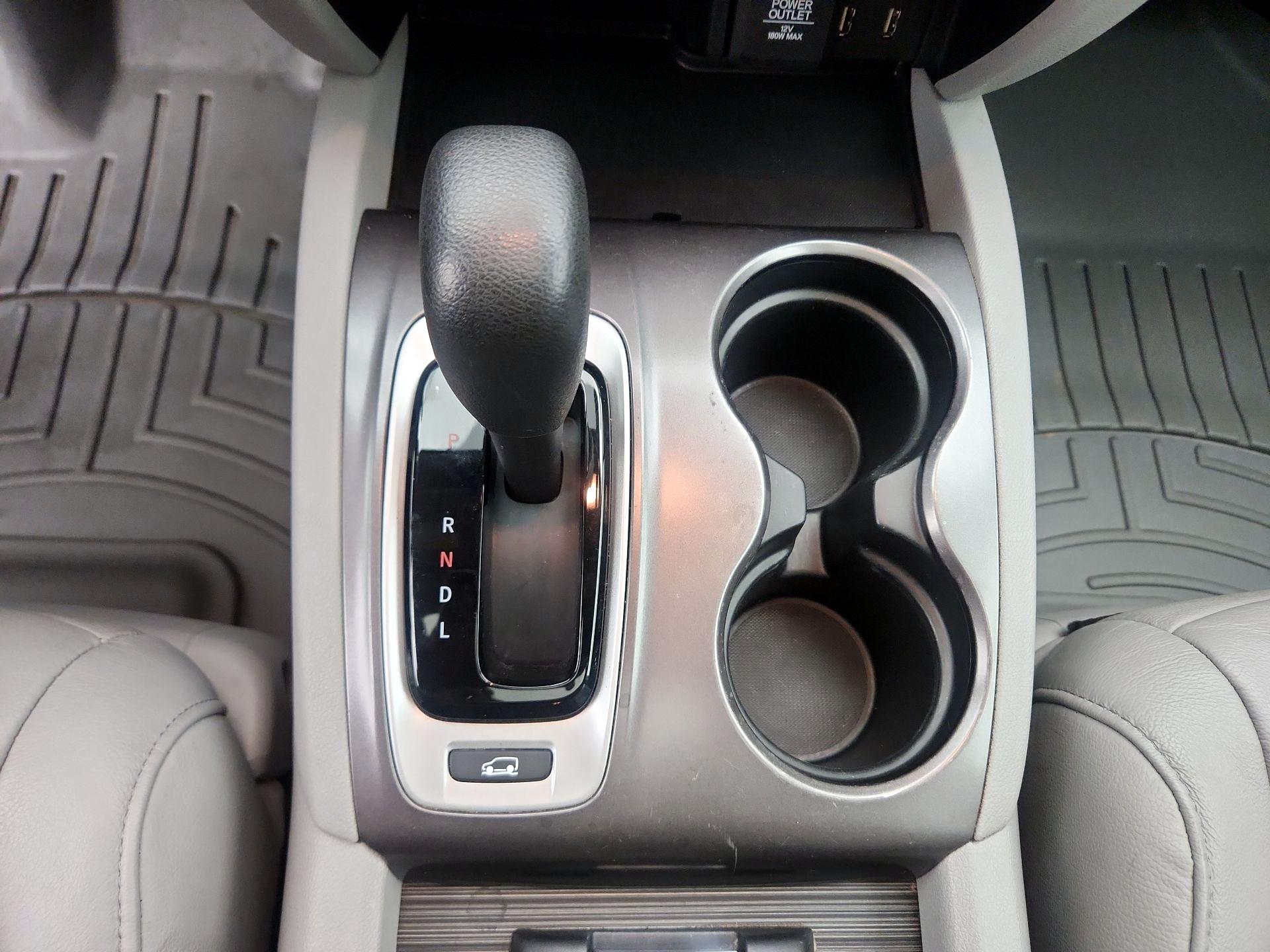 Thumbnail: 2017 Honda Pilot - 17