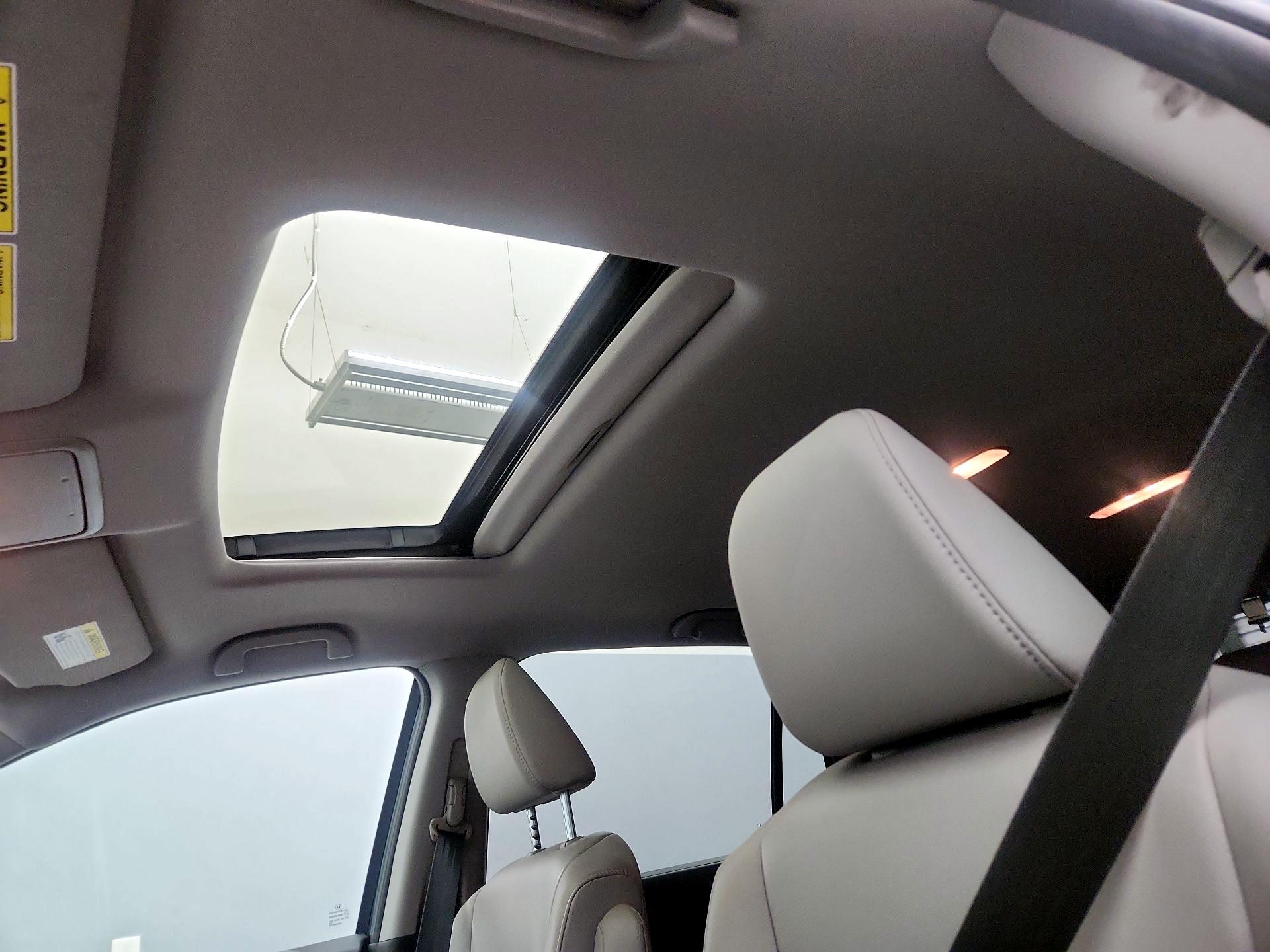 Thumbnail: 2017 Honda Pilot - 19