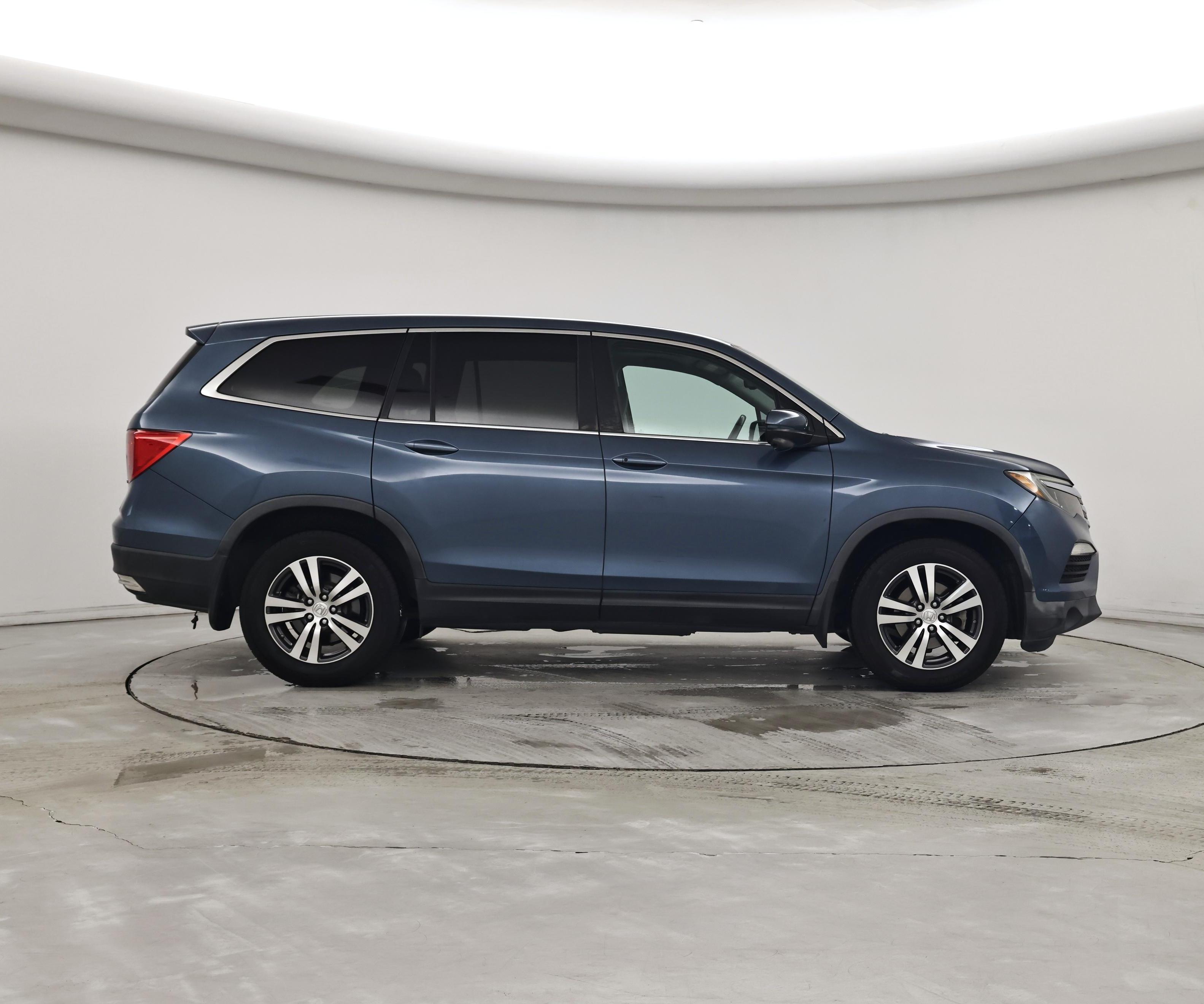 Thumbnail: 2017 Honda Pilot - 7