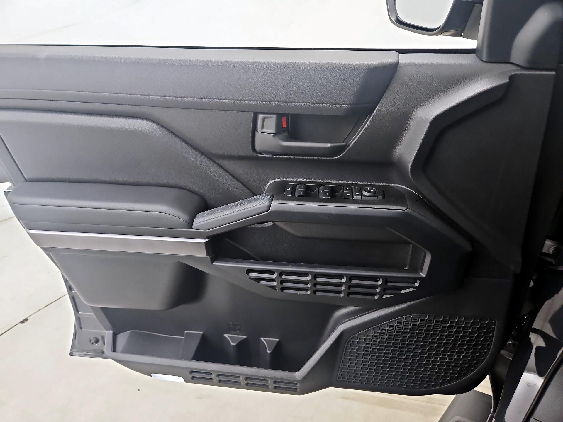 Thumbnail: 2025 Toyota 4Runner - 12