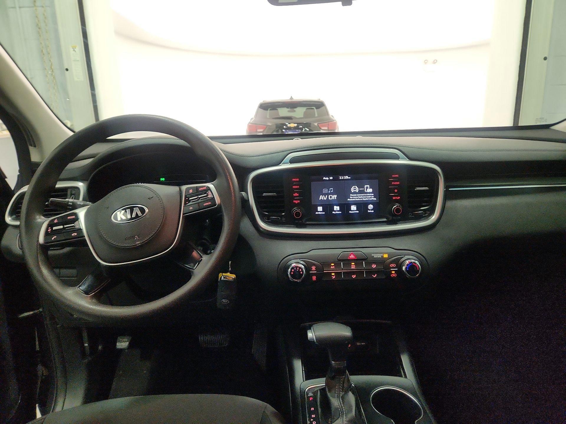 Thumbnail: 2020 Kia Sorento - 9