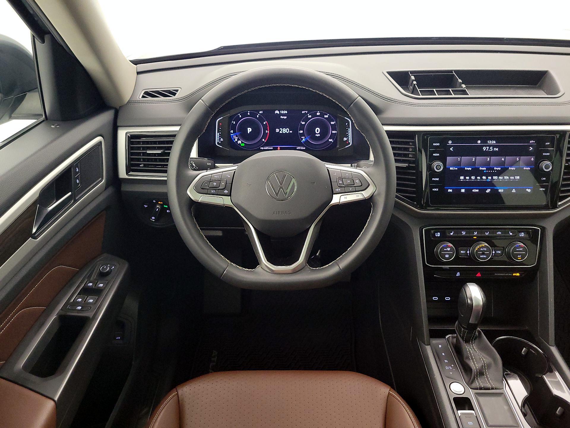 Thumbnail: 2023 Volkswagen Atlas - 10