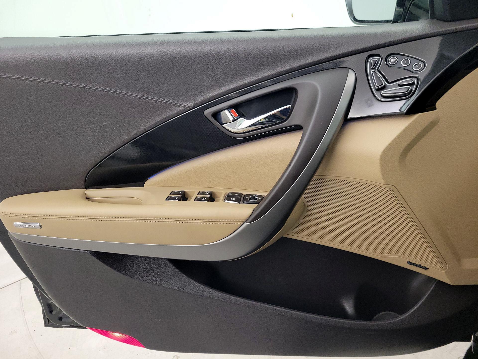 Thumbnail: 2015 Hyundai Azera - 12