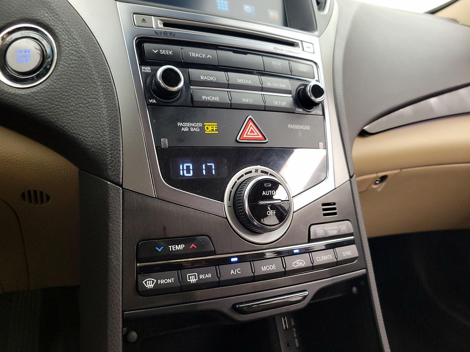 Thumbnail: 2015 Hyundai Azera - 16