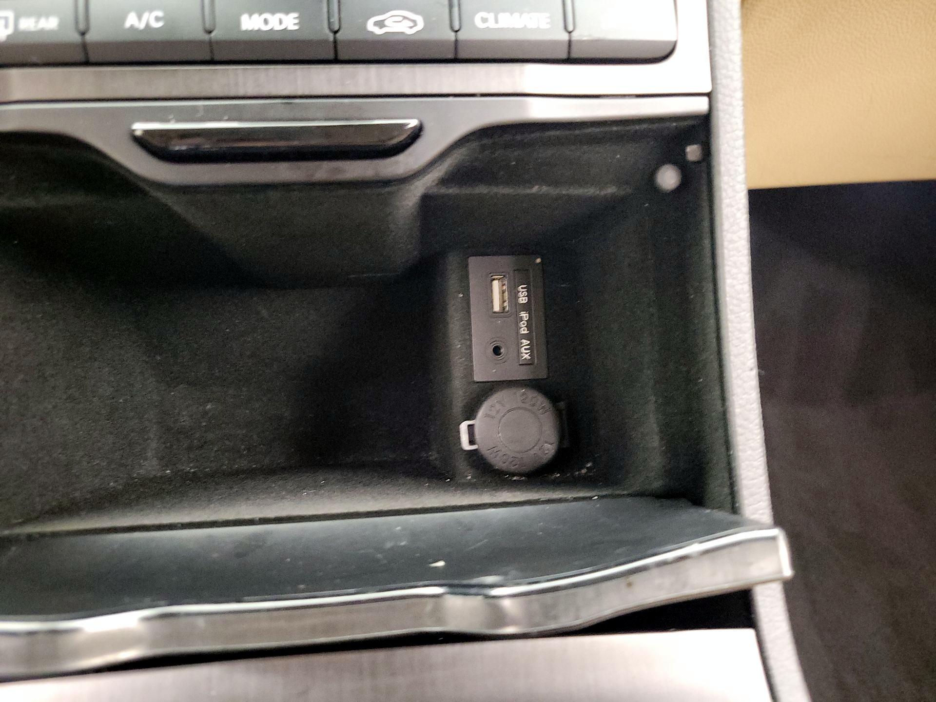 Thumbnail: 2015 Hyundai Azera - 18