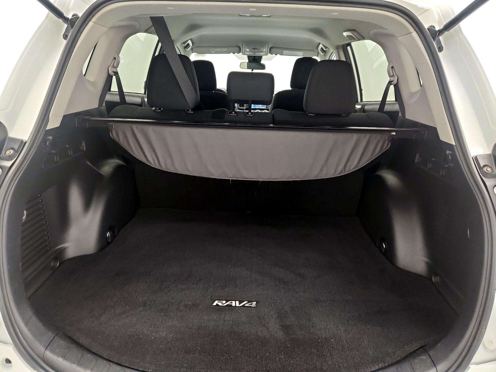 Thumbnail: 2017 Toyota RAV4 - 20
