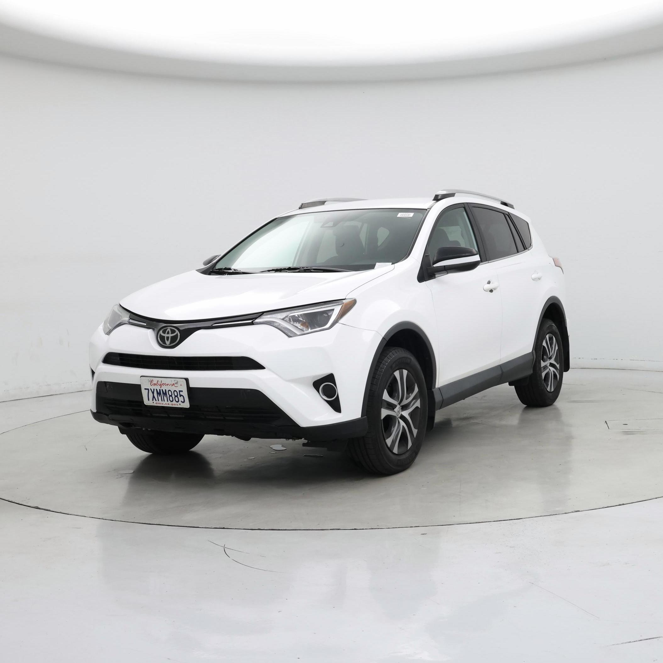 Thumbnail: 2017 Toyota RAV4 - 4