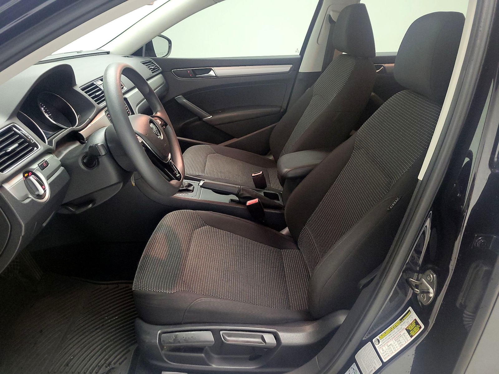 2017 Volkswagen Passat S - Photo 12