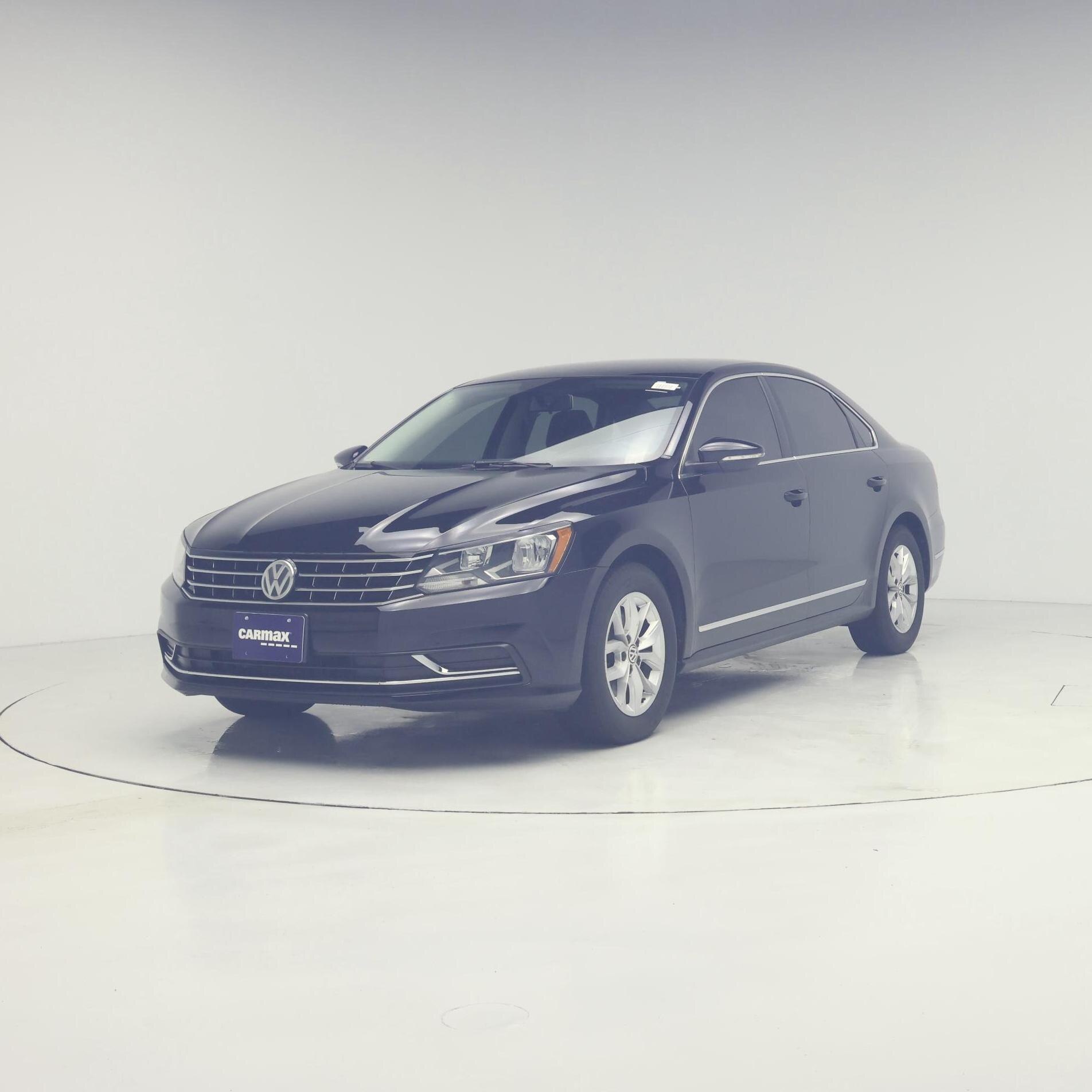Thumbnail: 2017 Volkswagen Passat - 4