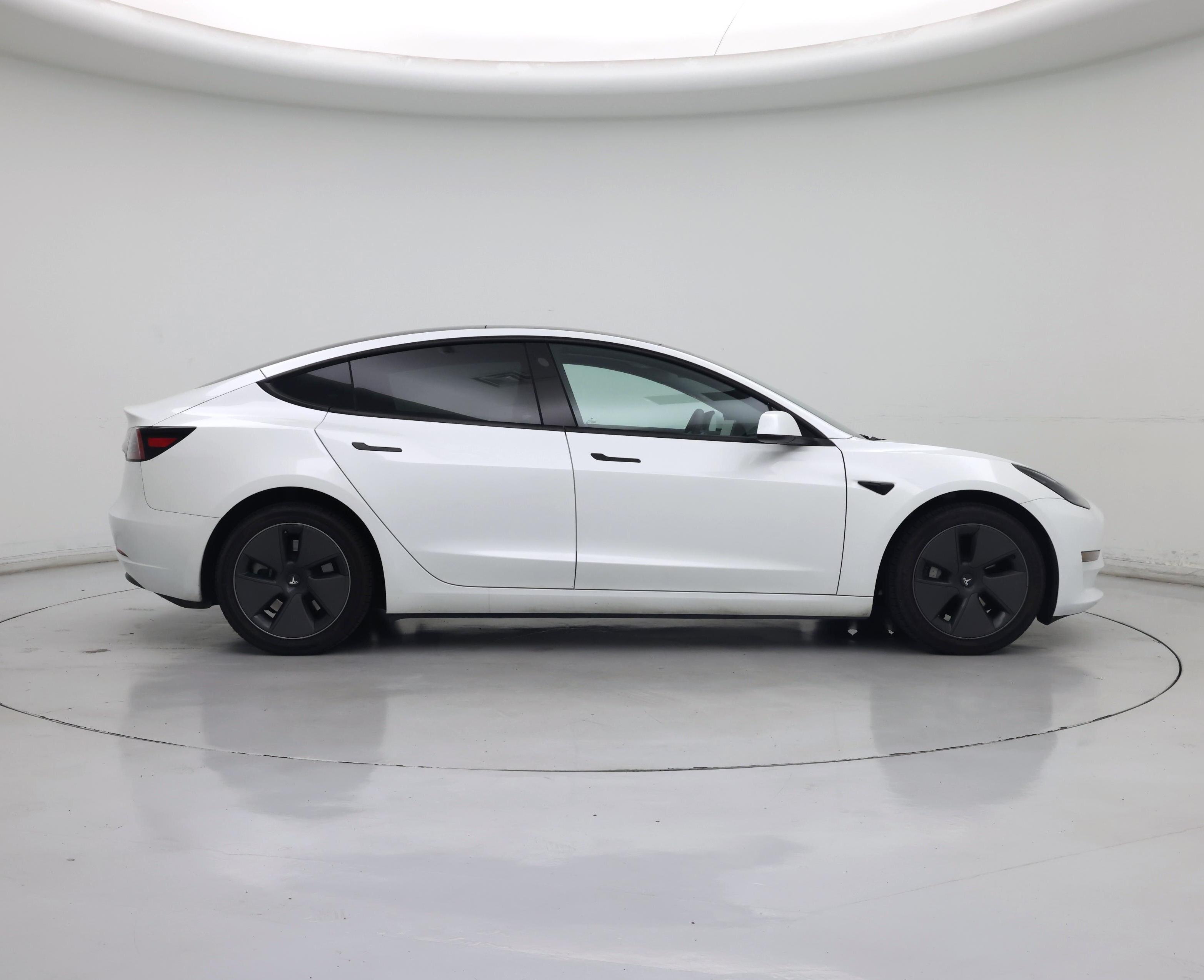 Thumbnail: 2023 Tesla Model 3 - 7