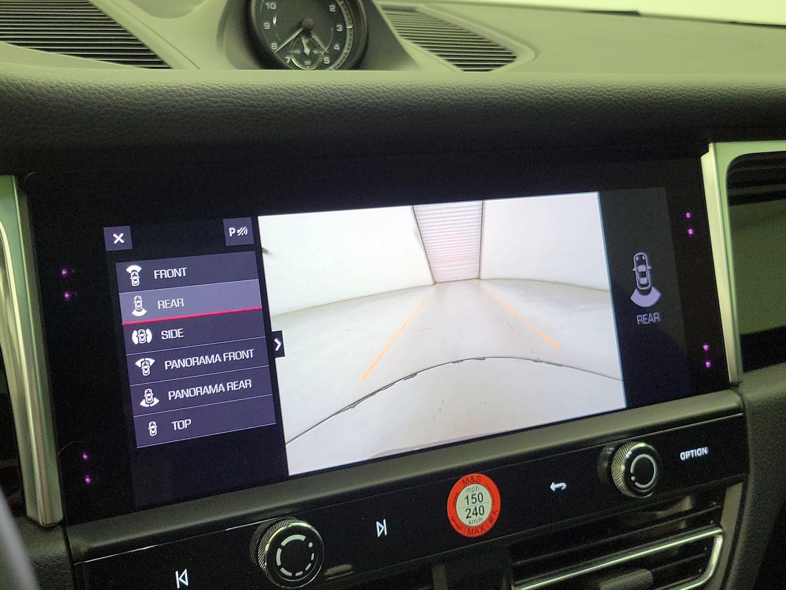 2022 Porsche Macan Base - Photo 16