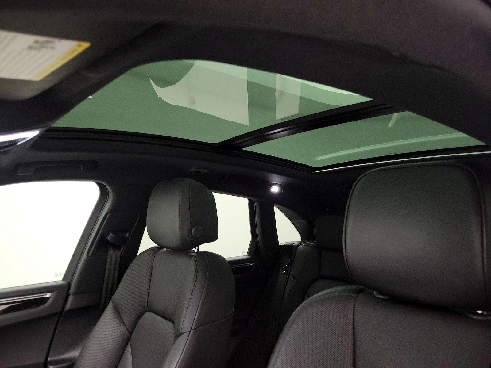 2022 Porsche Macan Base - Photo 20