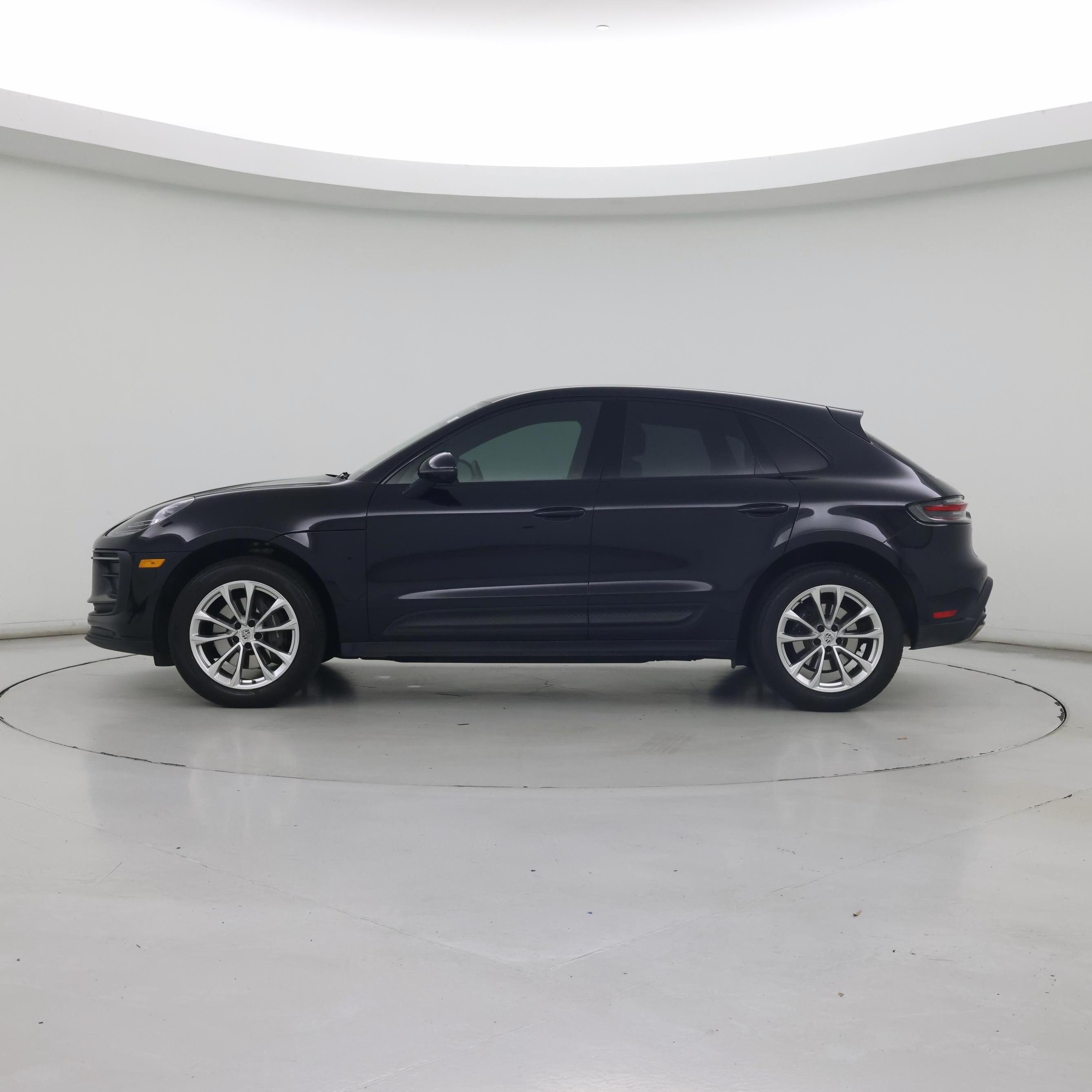 Thumbnail: 2022 Porsche Macan - 3