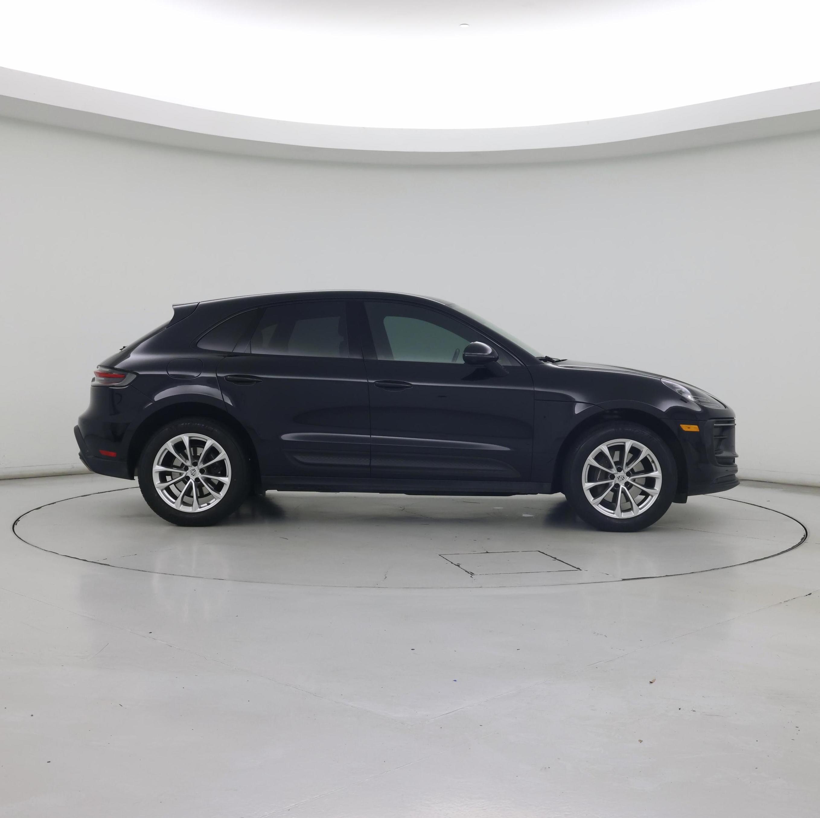Thumbnail: 2022 Porsche Macan - 7
