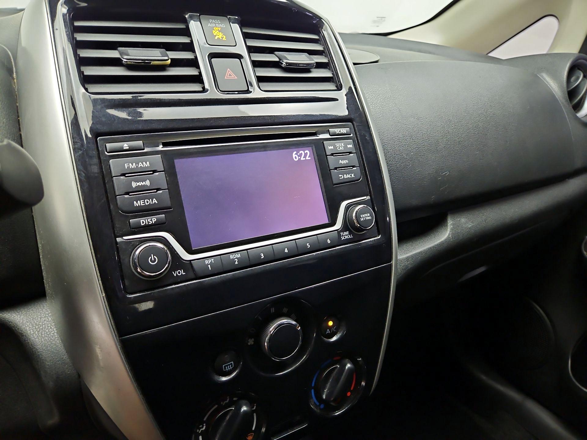Thumbnail: 2016 Nissan Versa Note - 15