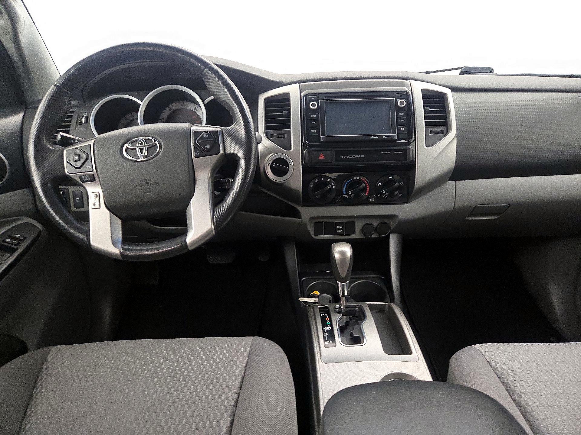 Thumbnail: 2015 Toyota Tacoma - 9