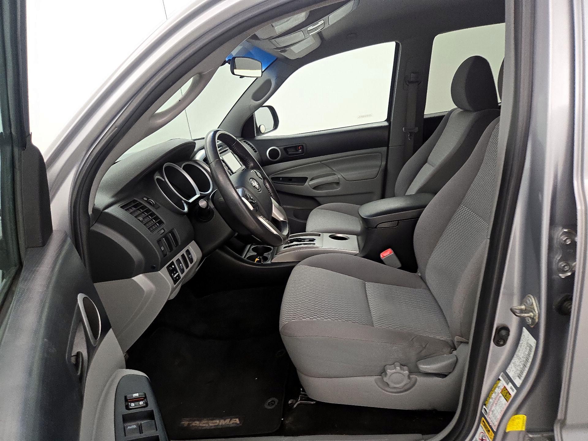 Thumbnail: 2015 Toyota Tacoma - 11