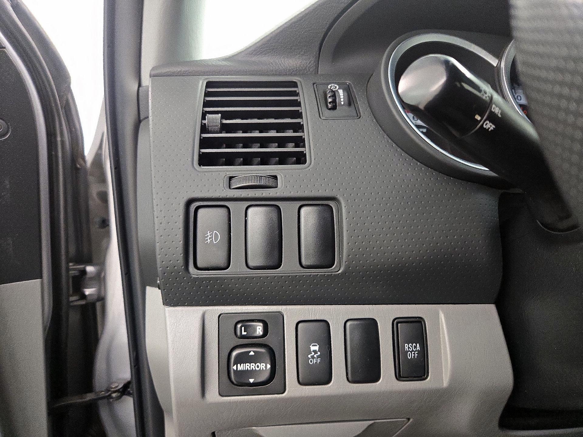 Thumbnail: 2015 Toyota Tacoma - 13
