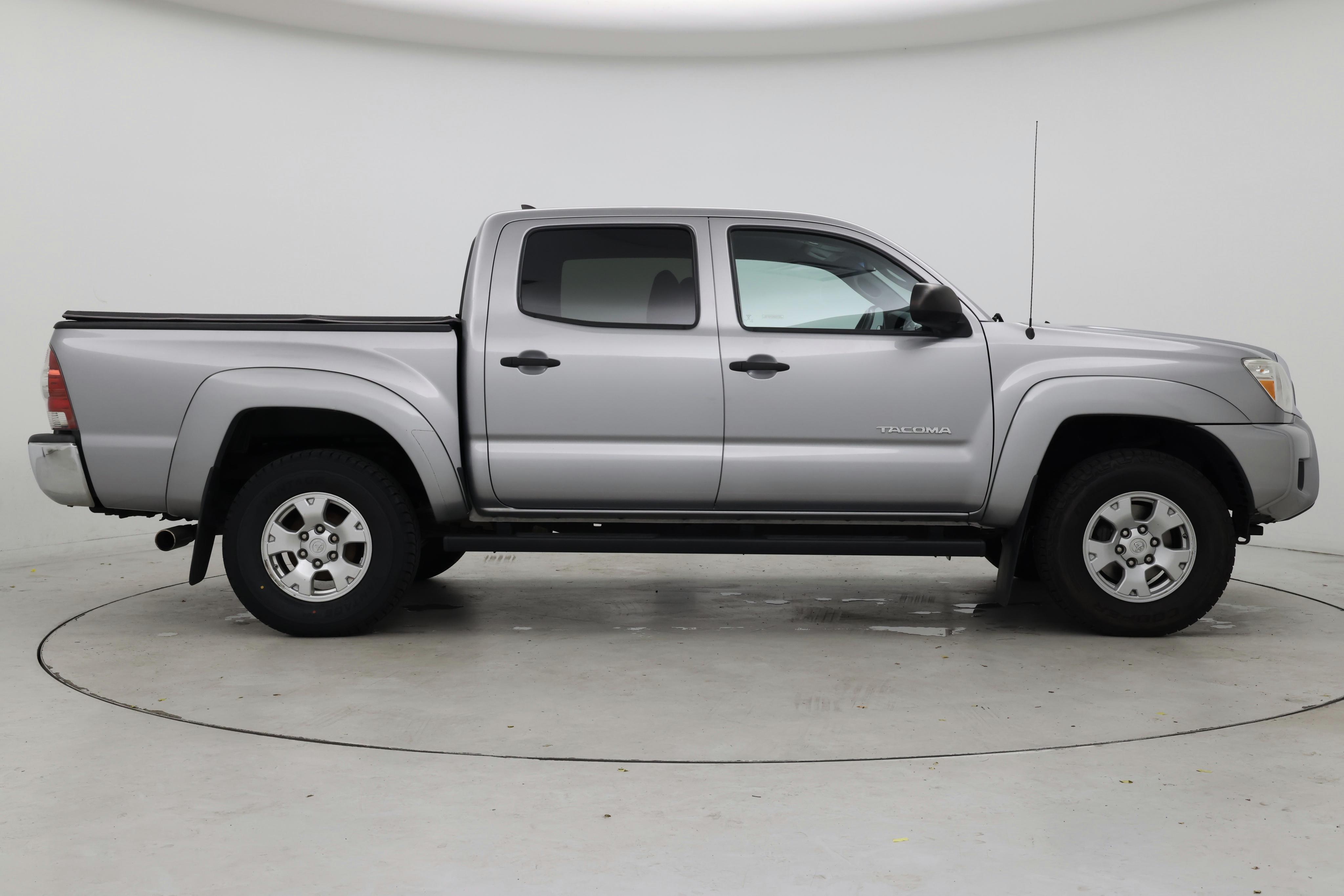 Thumbnail: 2015 Toyota Tacoma - 7