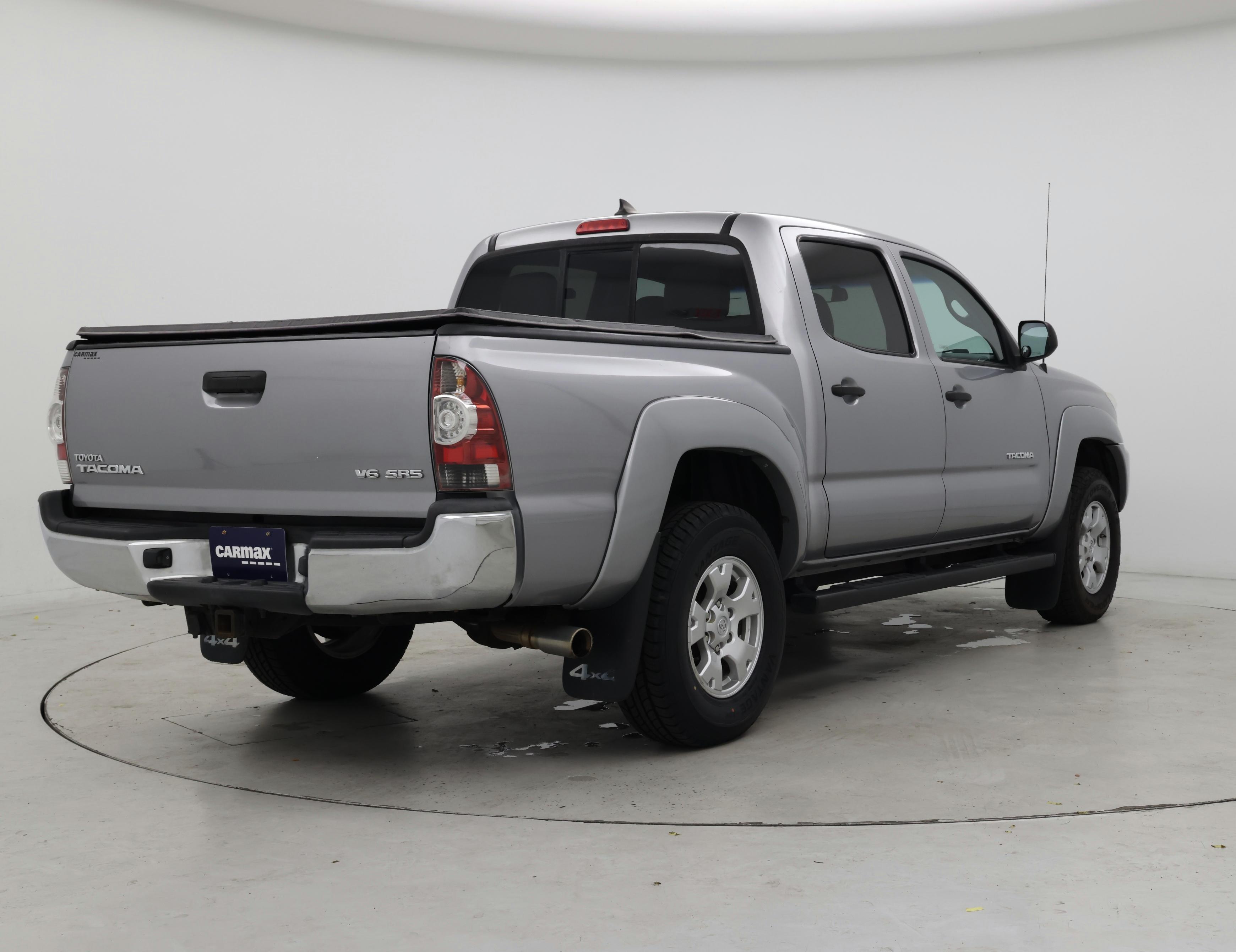 Thumbnail: 2015 Toyota Tacoma - 8