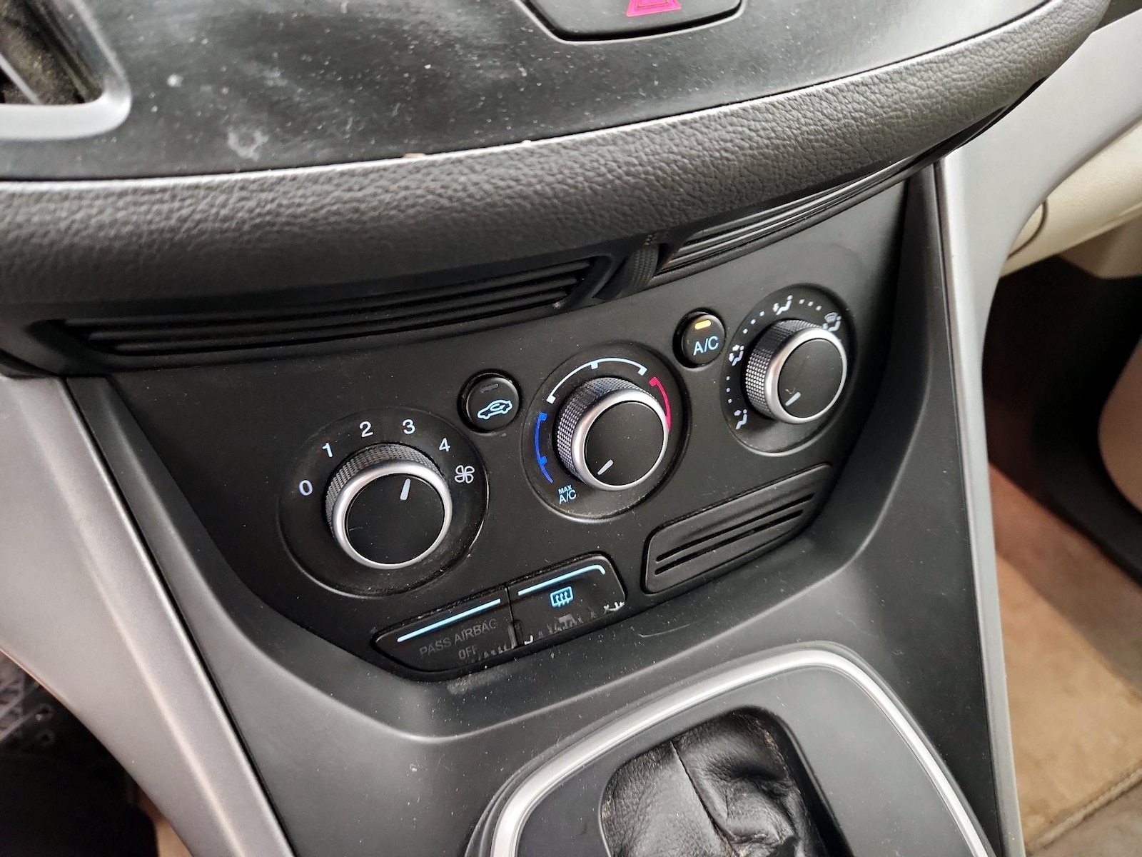 2014 Ford Escape SE - Photo 17
