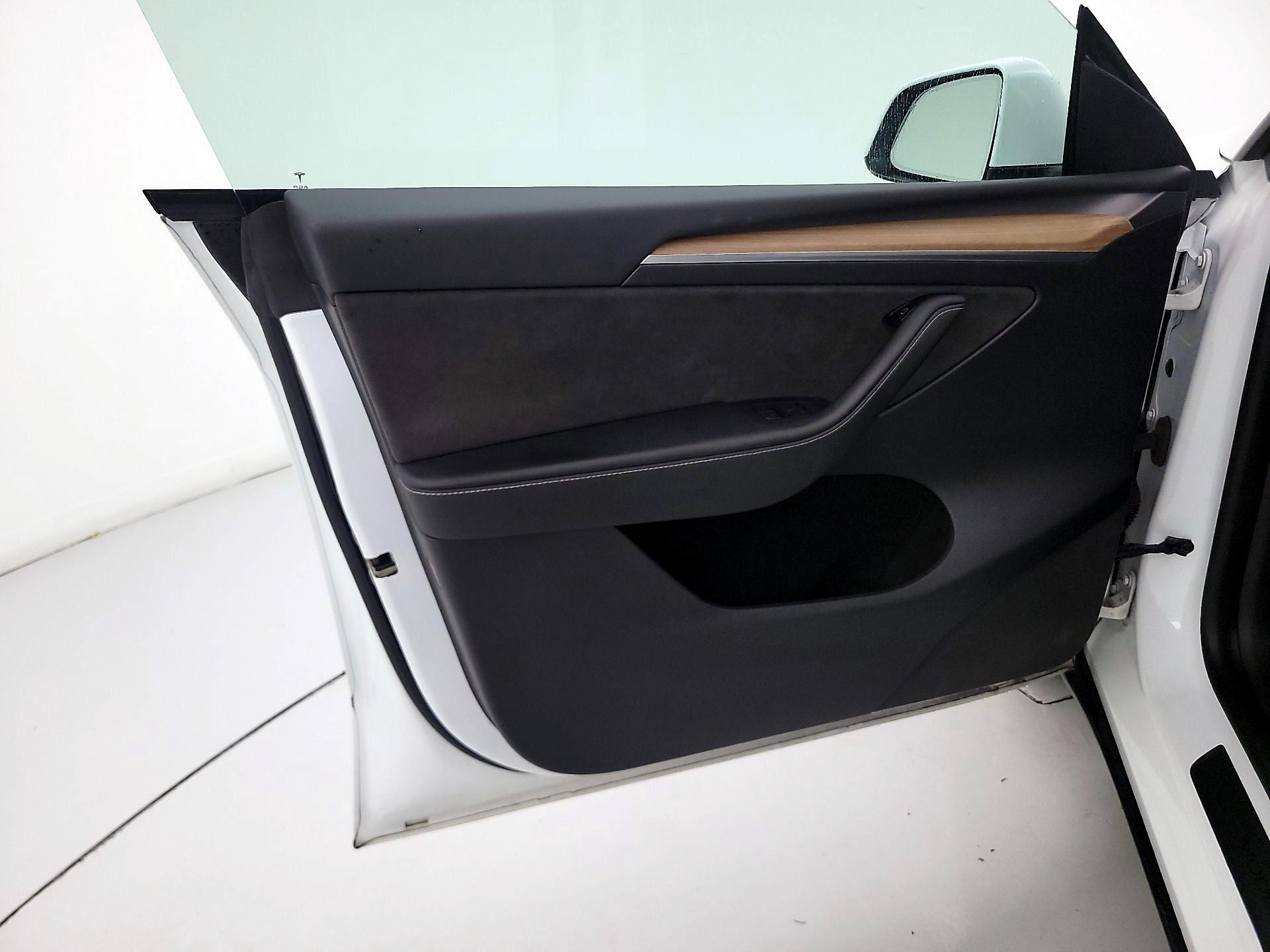 Thumbnail: 2022 Tesla Model Y - 12