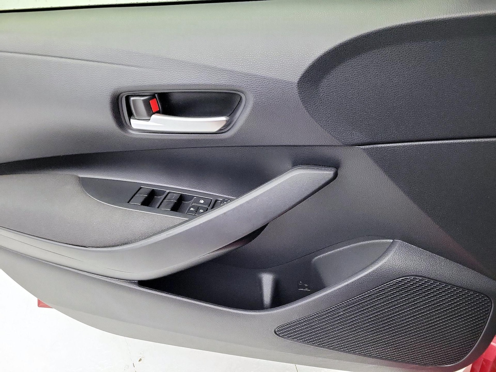 2020 Toyota Corolla LE - Photo 13