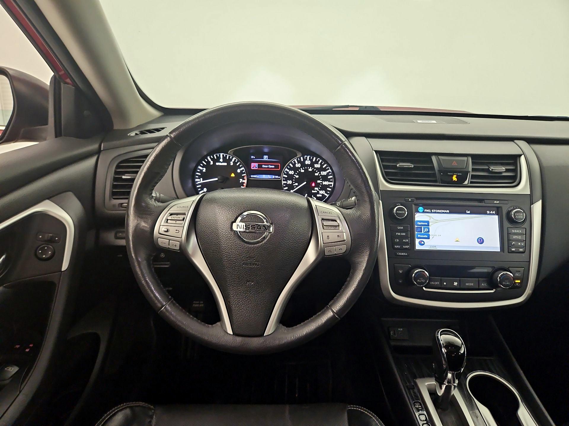 Thumbnail: 2017 Nissan Altima - 10