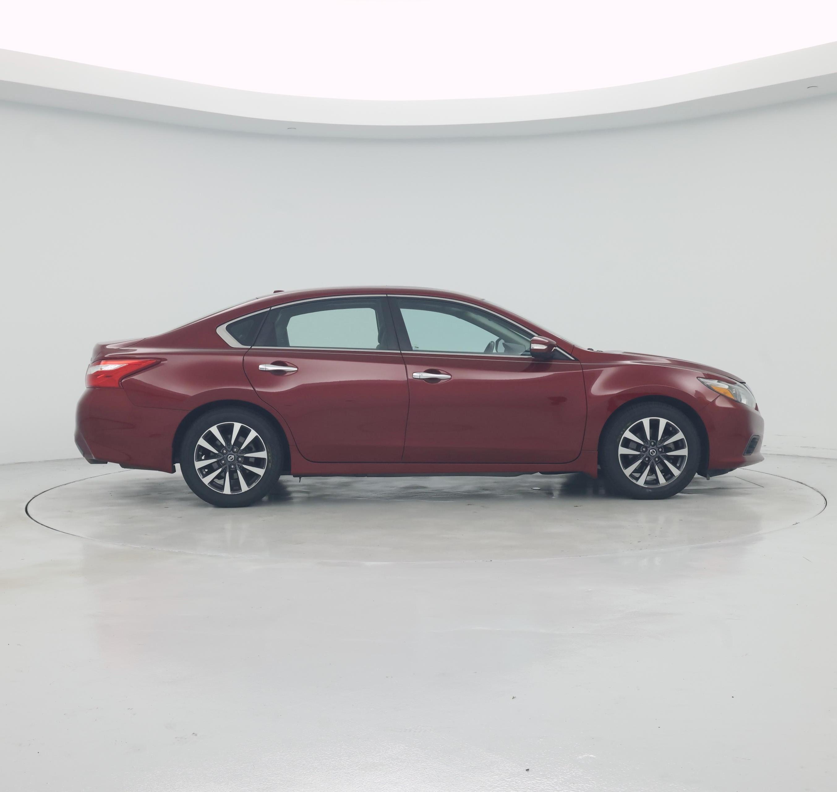 Thumbnail: 2017 Nissan Altima - 7