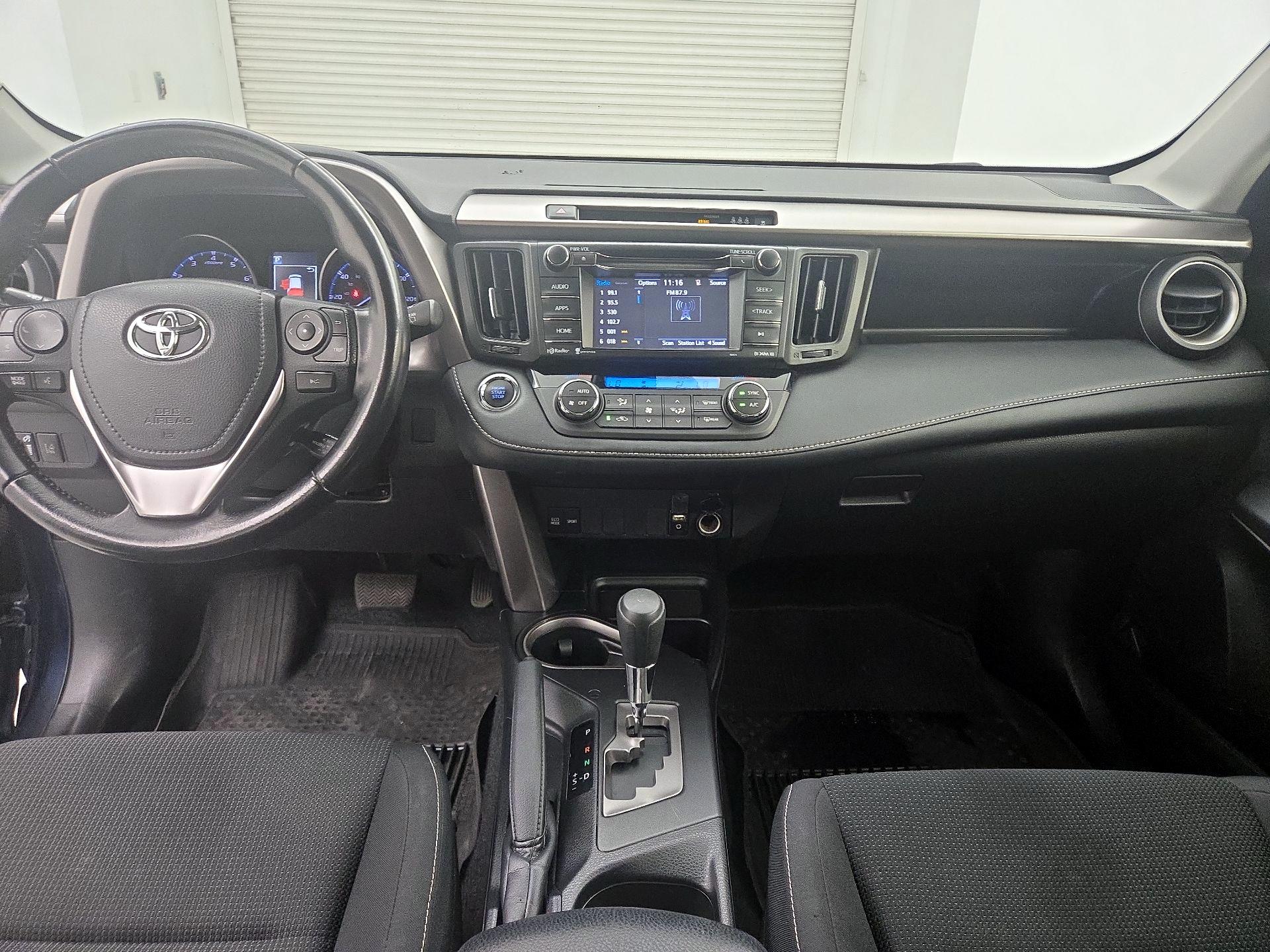 Thumbnail: 2018 Toyota RAV4 - 9