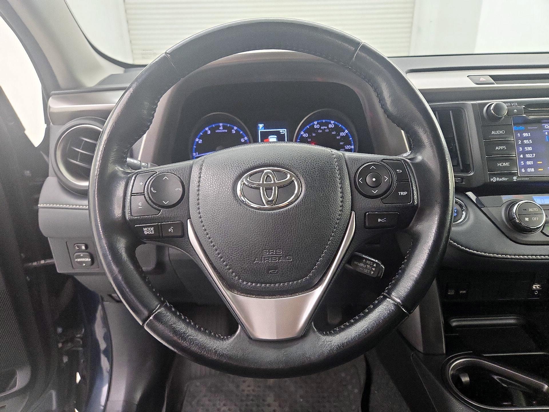 Thumbnail: 2018 Toyota RAV4 - 10