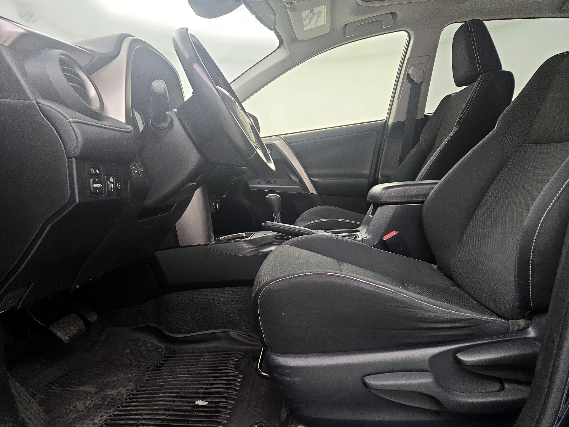 Thumbnail: 2018 Toyota RAV4 - 11