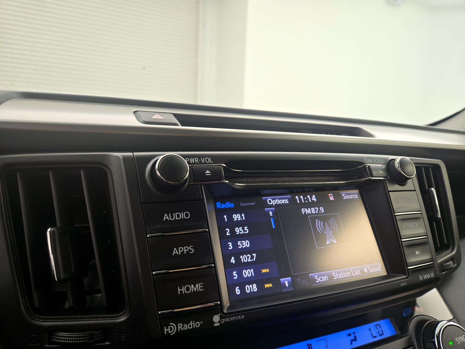 Thumbnail: 2018 Toyota RAV4 - 15