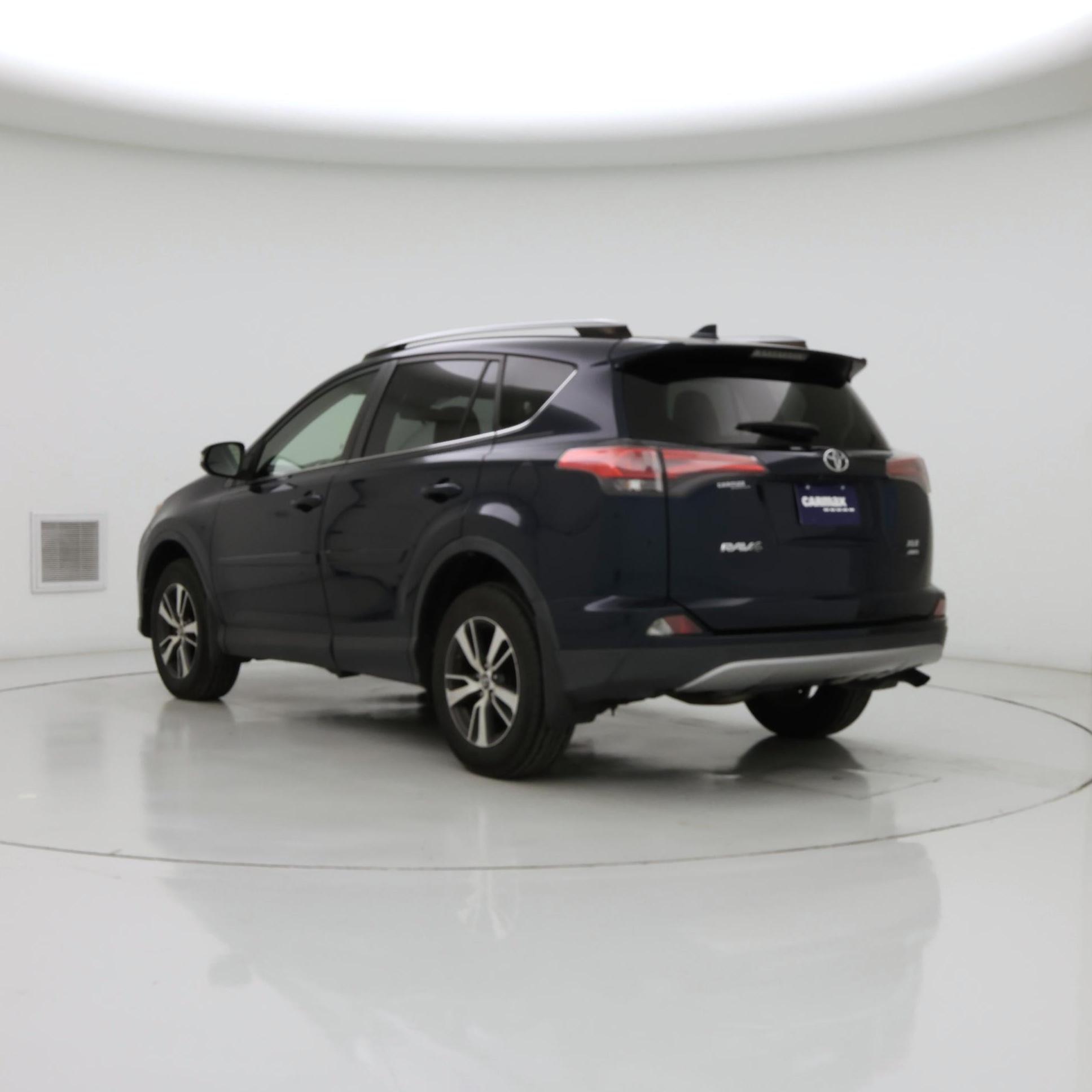 Thumbnail: 2018 Toyota RAV4 - 2