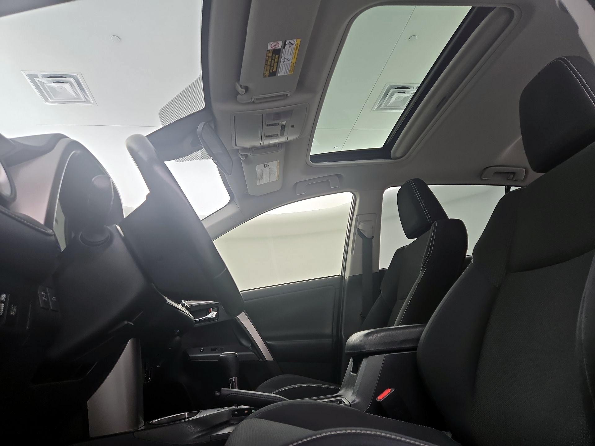 Thumbnail: 2018 Toyota RAV4 - 19