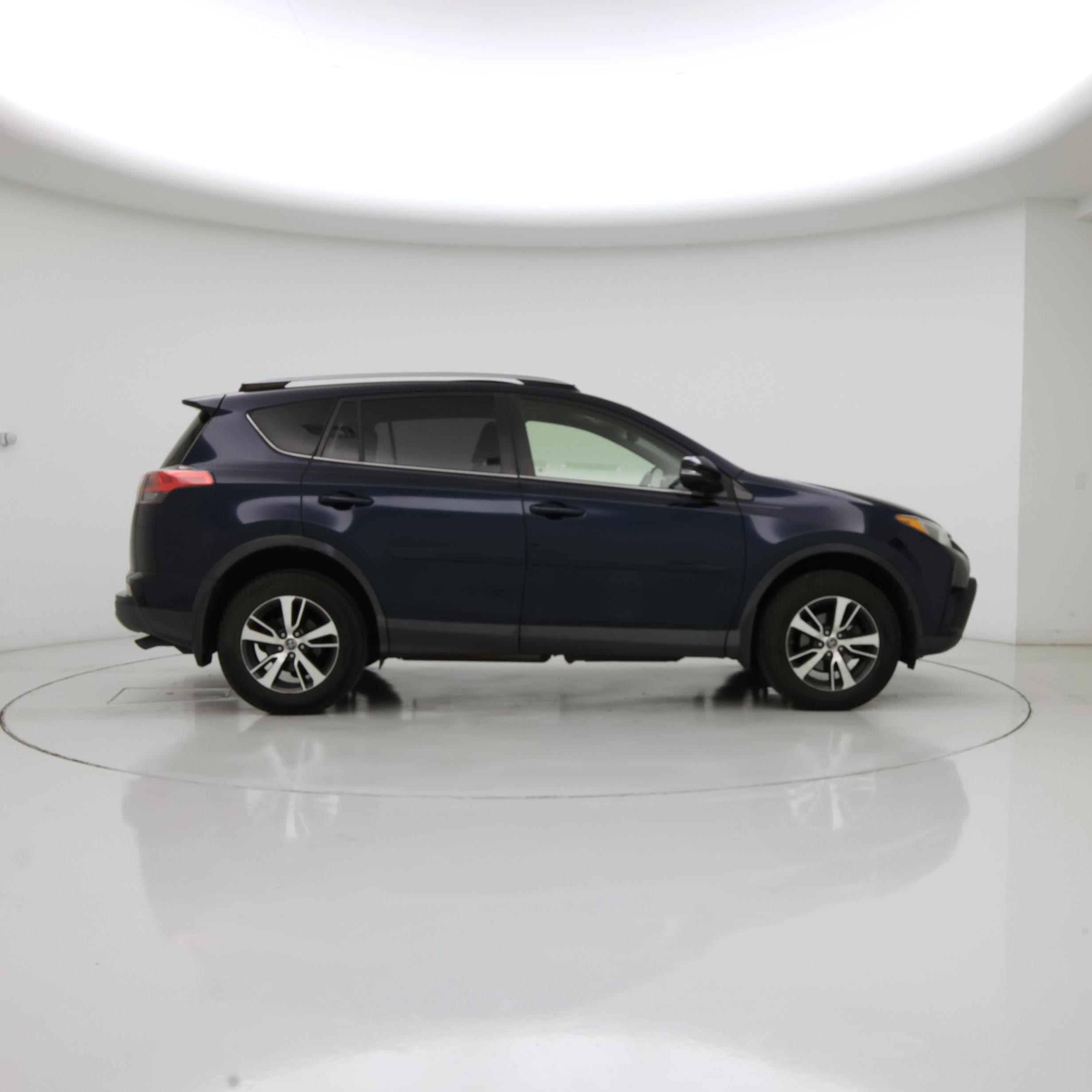 Thumbnail: 2018 Toyota RAV4 - 7