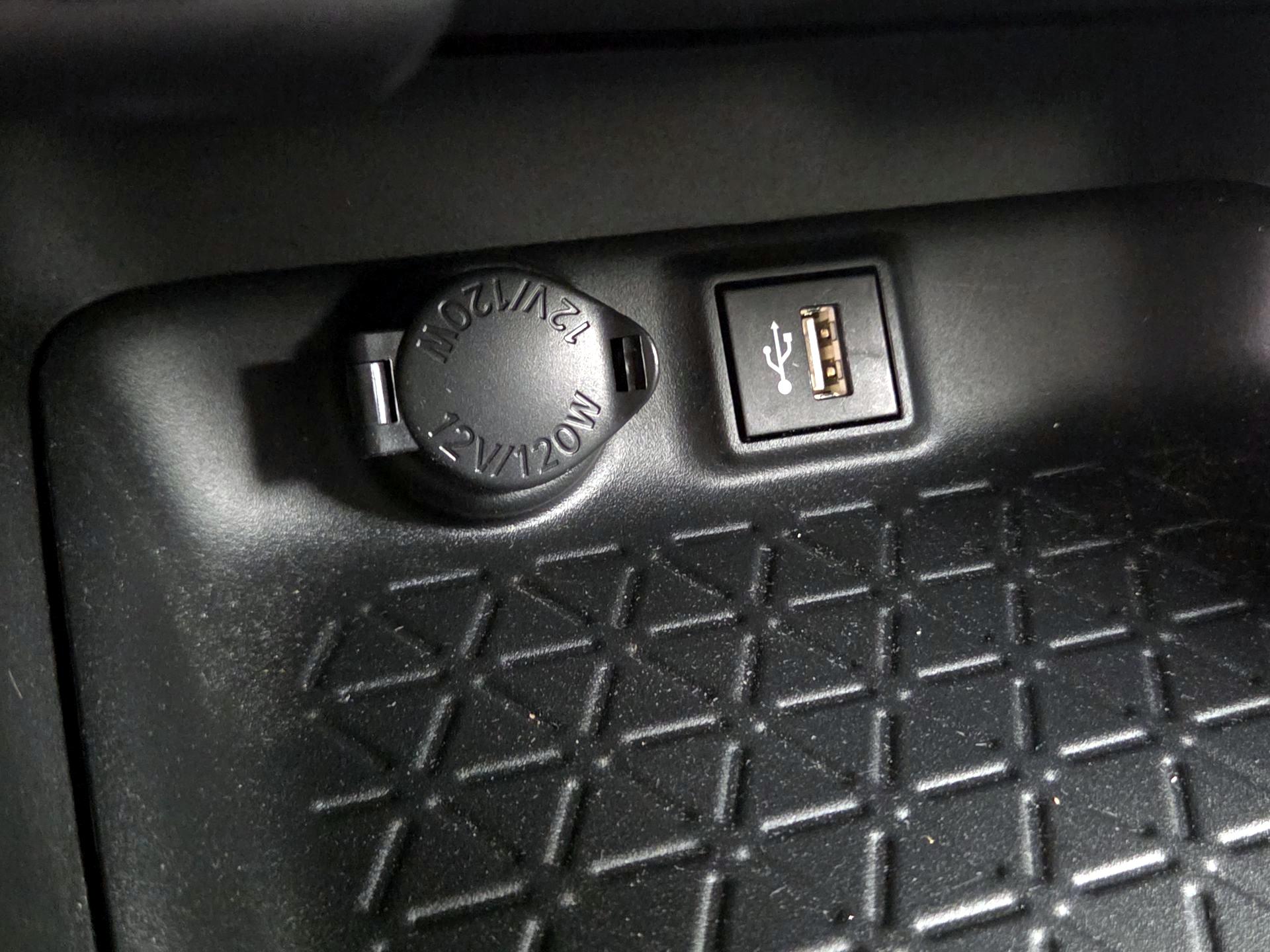 Thumbnail: 2024 Toyota RAV4 - 18