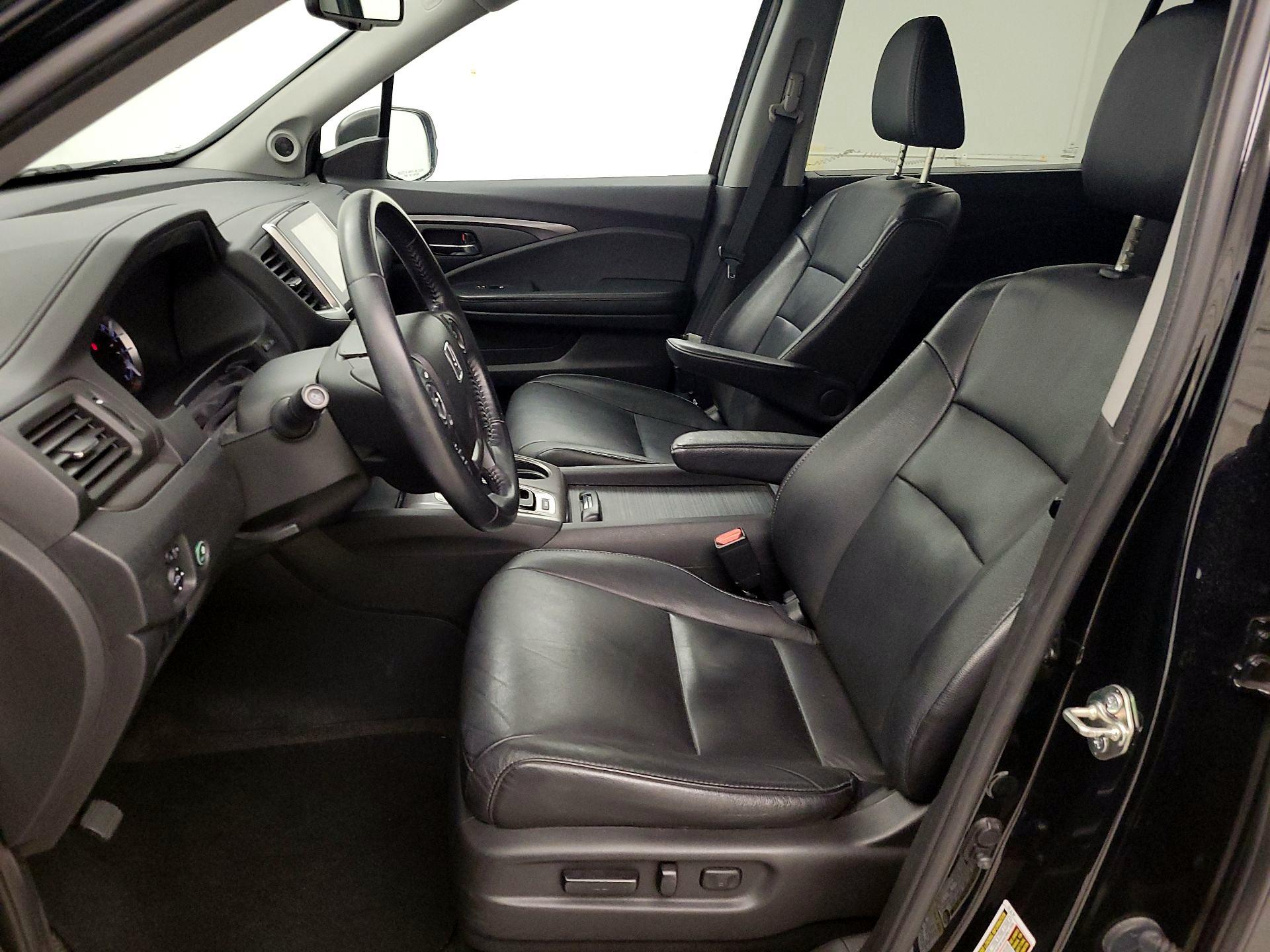 Thumbnail: 2016 Honda Pilot - 11