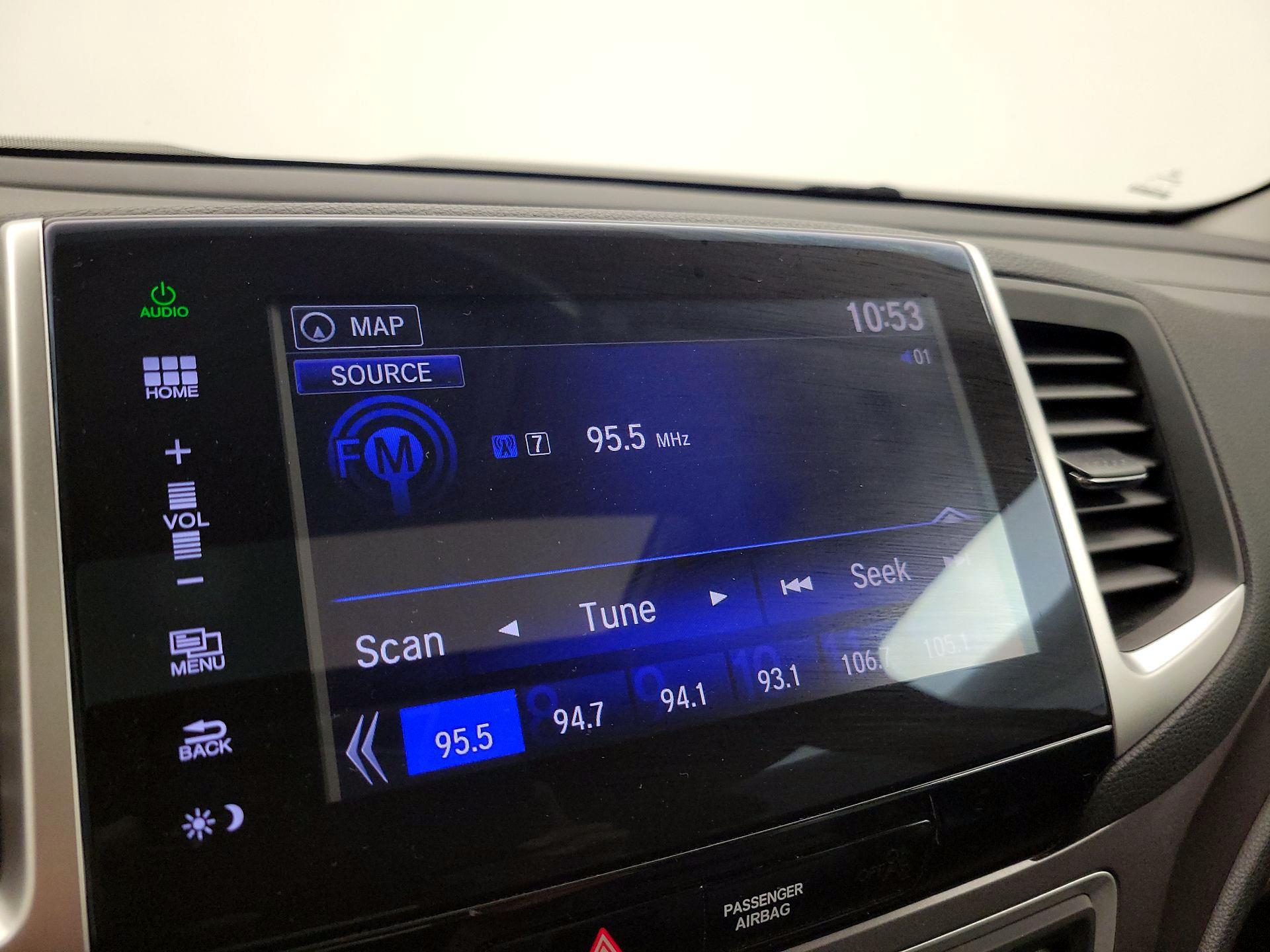 Thumbnail: 2016 Honda Pilot - 16