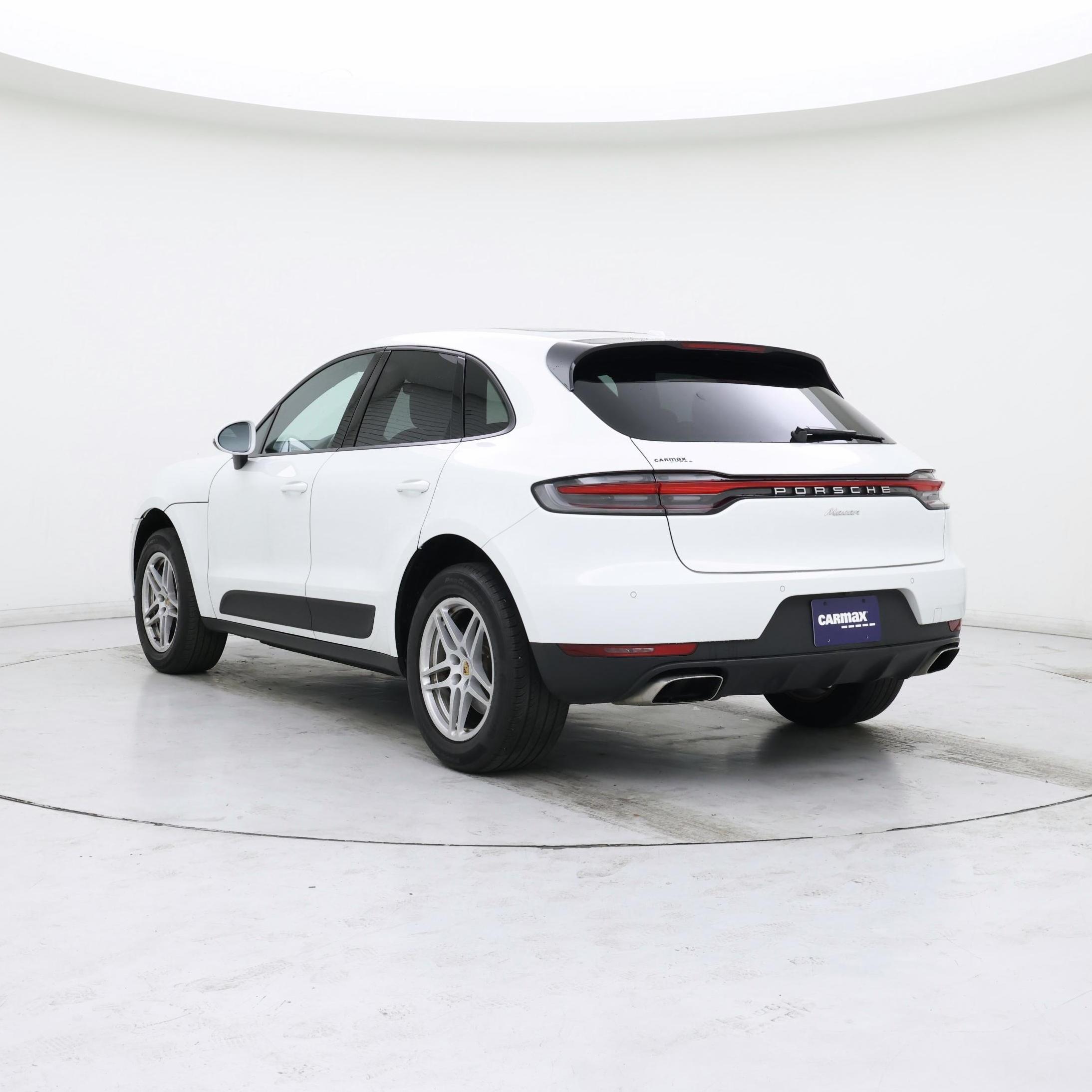Thumbnail: 2021 Porsche Macan - 2