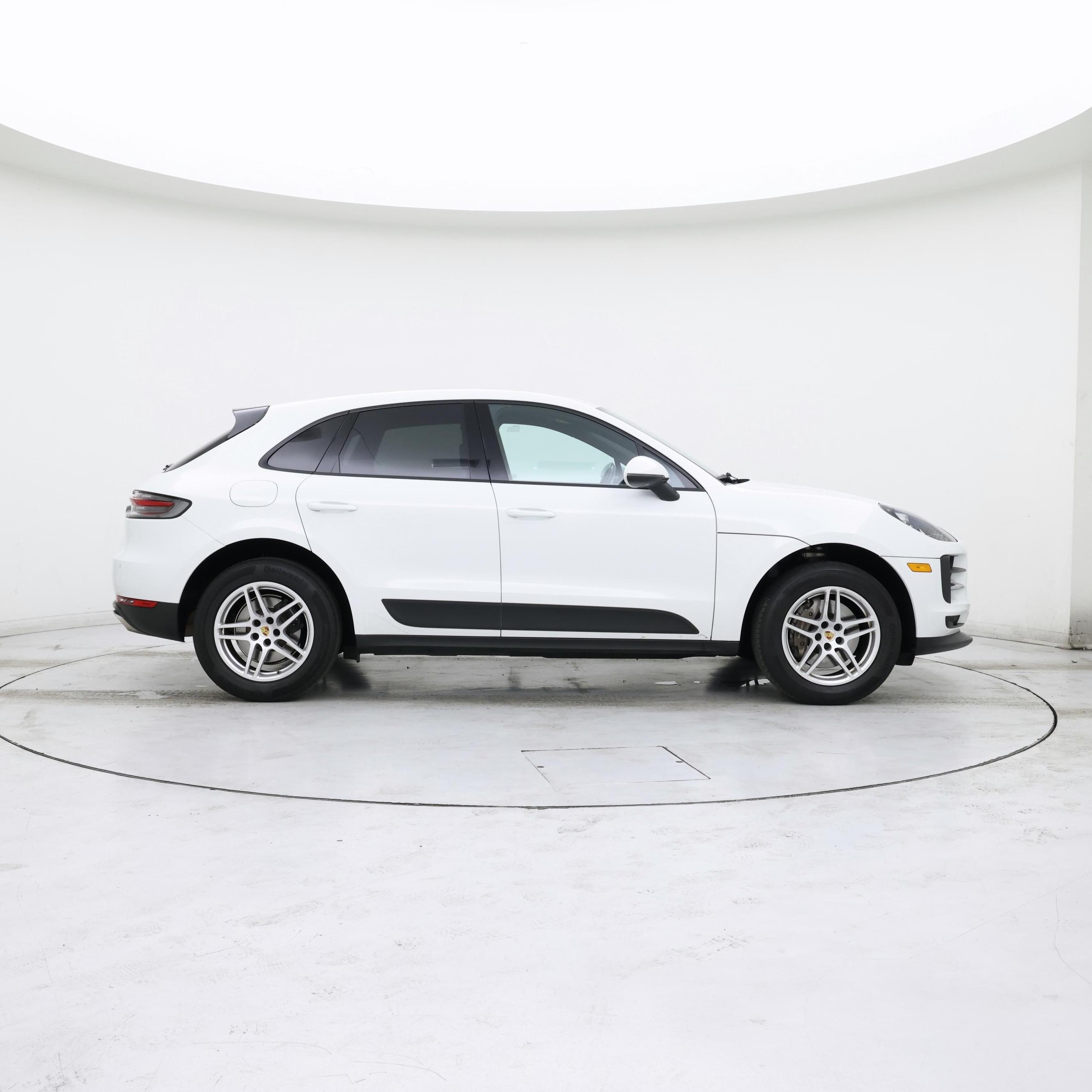 Thumbnail: 2021 Porsche Macan - 7