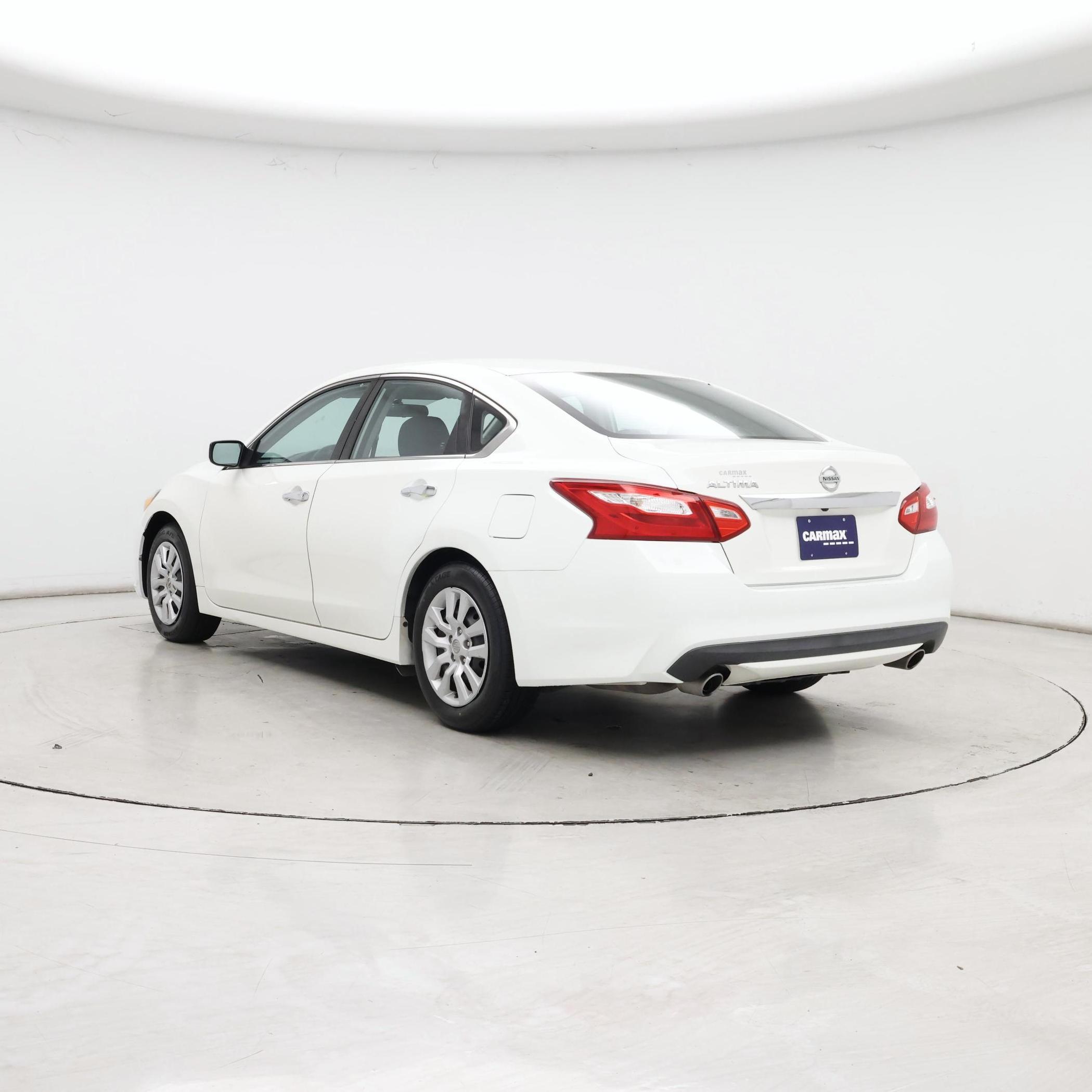 Thumbnail: 2016 Nissan Altima - 2