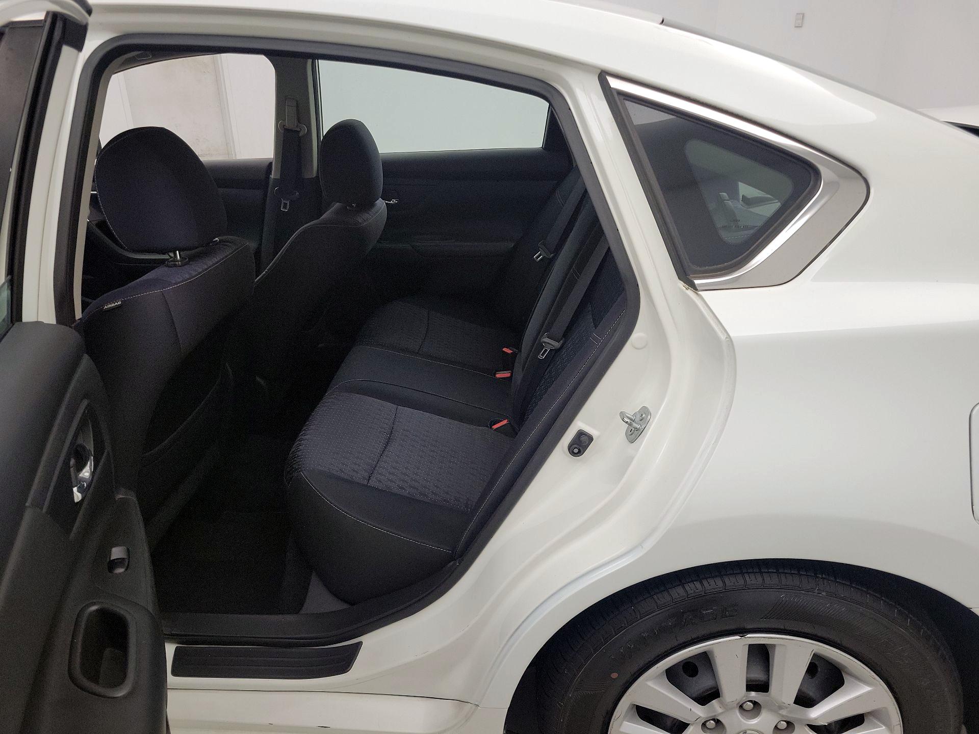 Thumbnail: 2016 Nissan Altima - 19