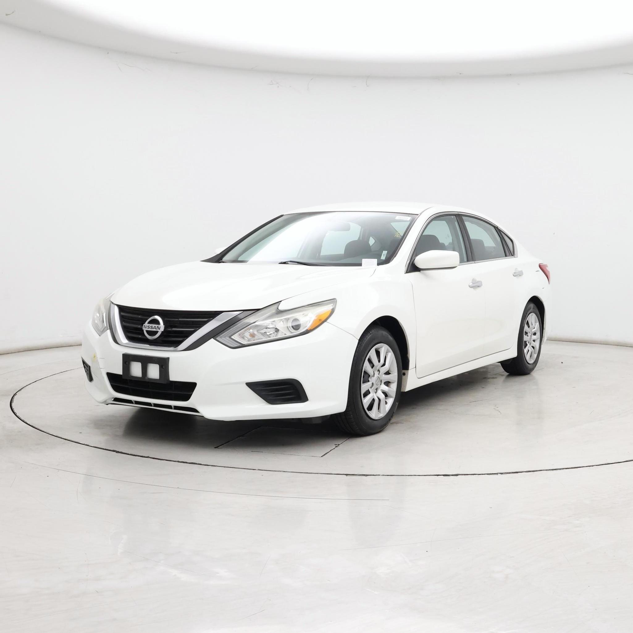 Thumbnail: 2016 Nissan Altima - 4