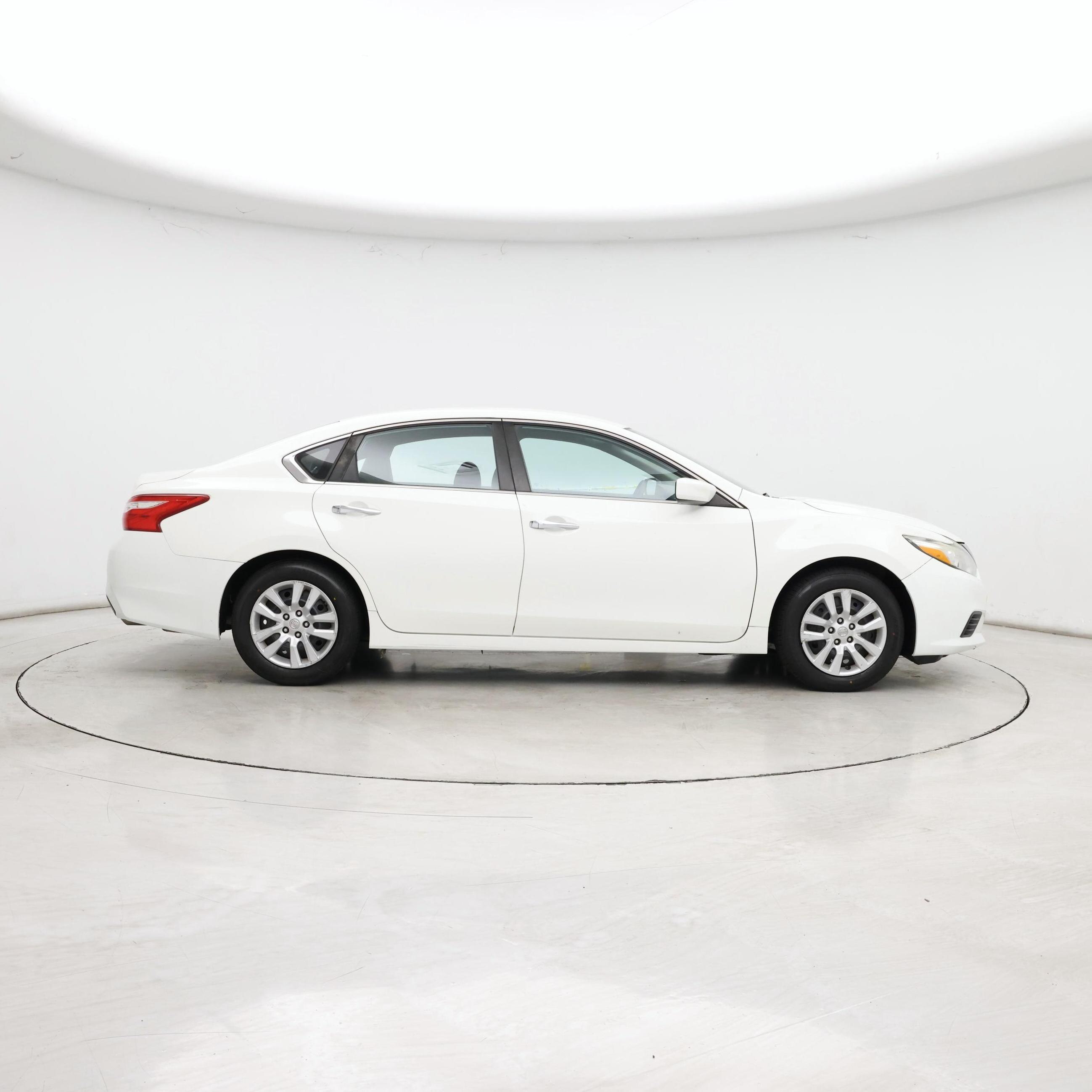 Thumbnail: 2016 Nissan Altima - 7