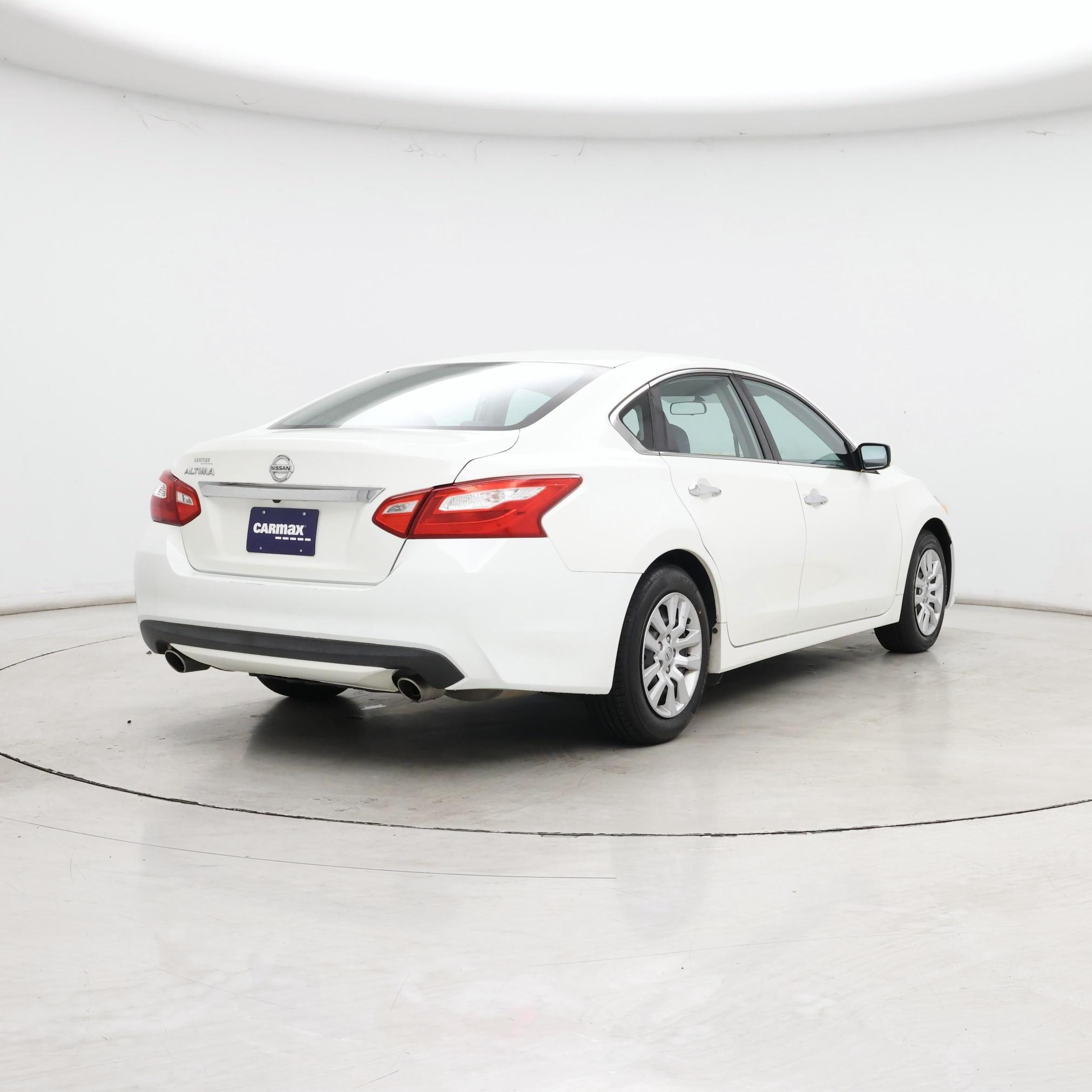 Thumbnail: 2016 Nissan Altima - 8