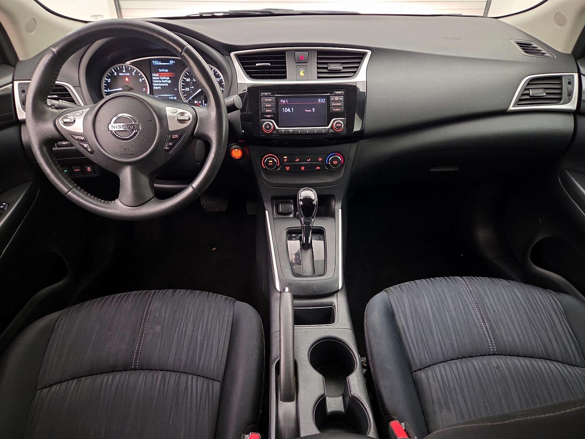 Thumbnail: 2017 Nissan Sentra - 9